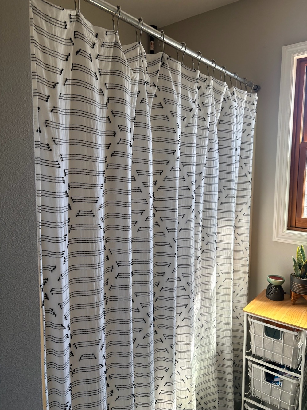 Boho White and Black Patterned Shower Curtain - Home Bath with rings! Like new